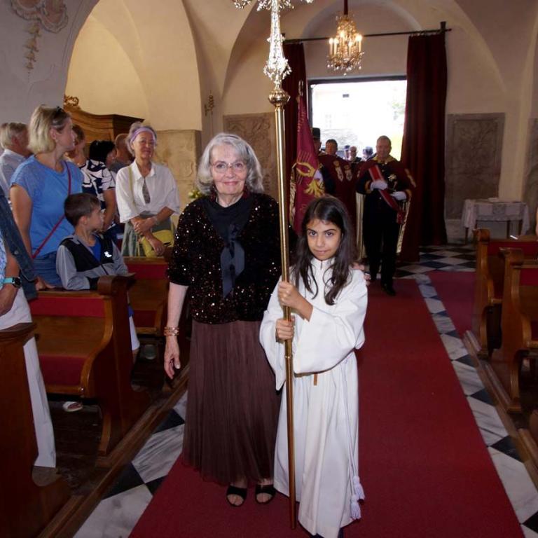 Festmesse 19. Juli - Einzug Ministrantin